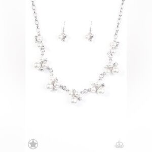 Paparazzi Blockbuster Toast to Perfection Silver Necklace Set